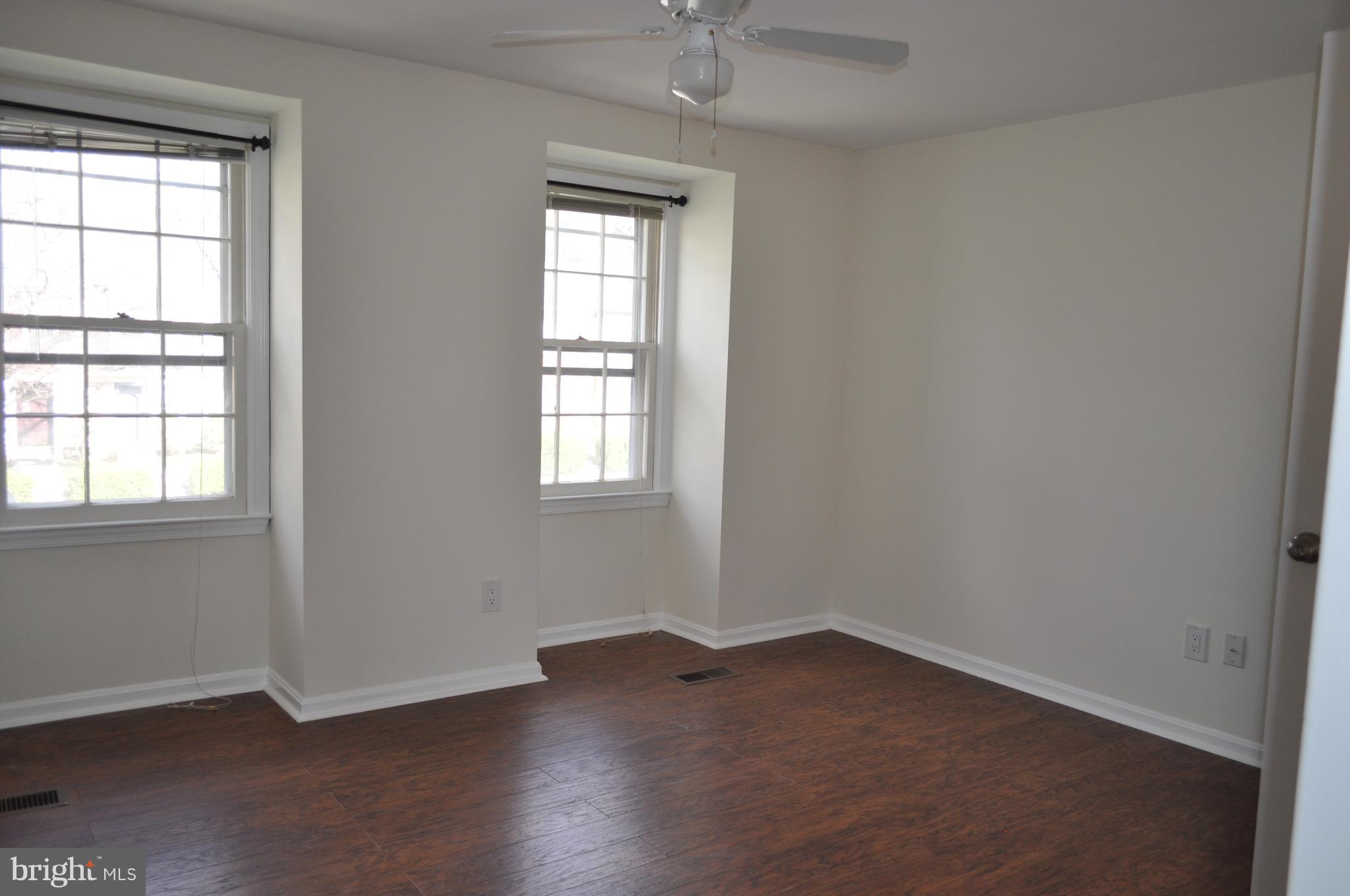 ESSEX PLACE - Residential