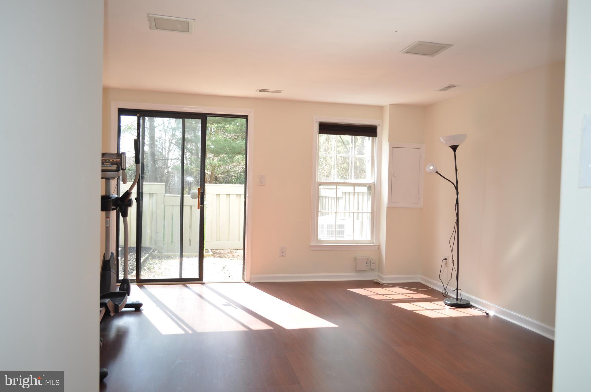 ESSEX PLACE - Residential