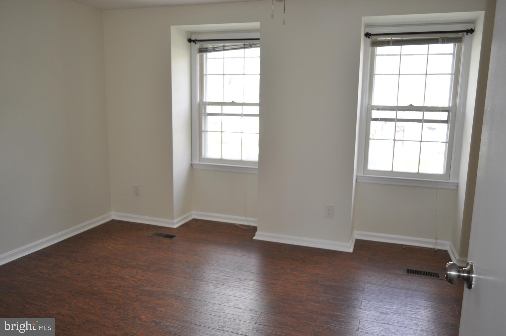 ESSEX PLACE - Residential