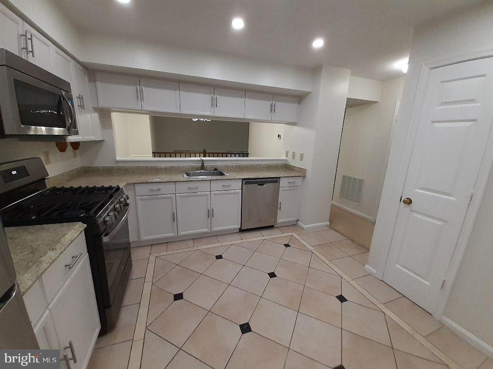 PINECREST - Residential Lease