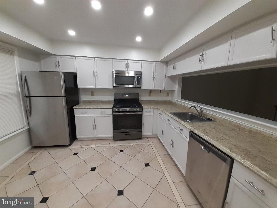 PINECREST - Residential Lease