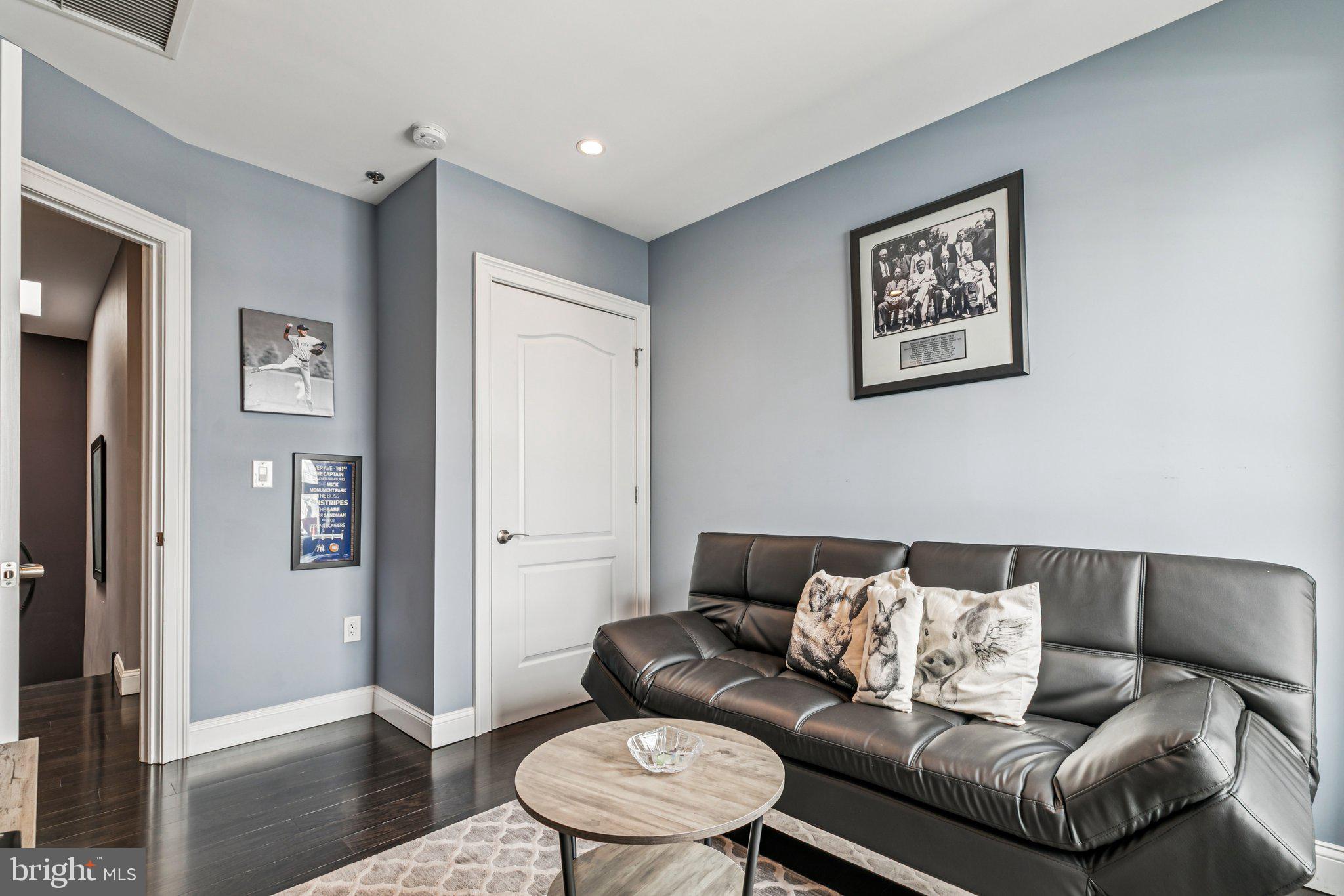 SOCIETY HILL - Residential