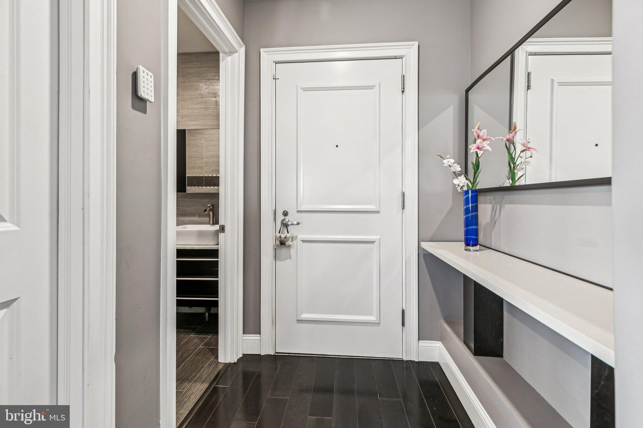 SOCIETY HILL - Residential