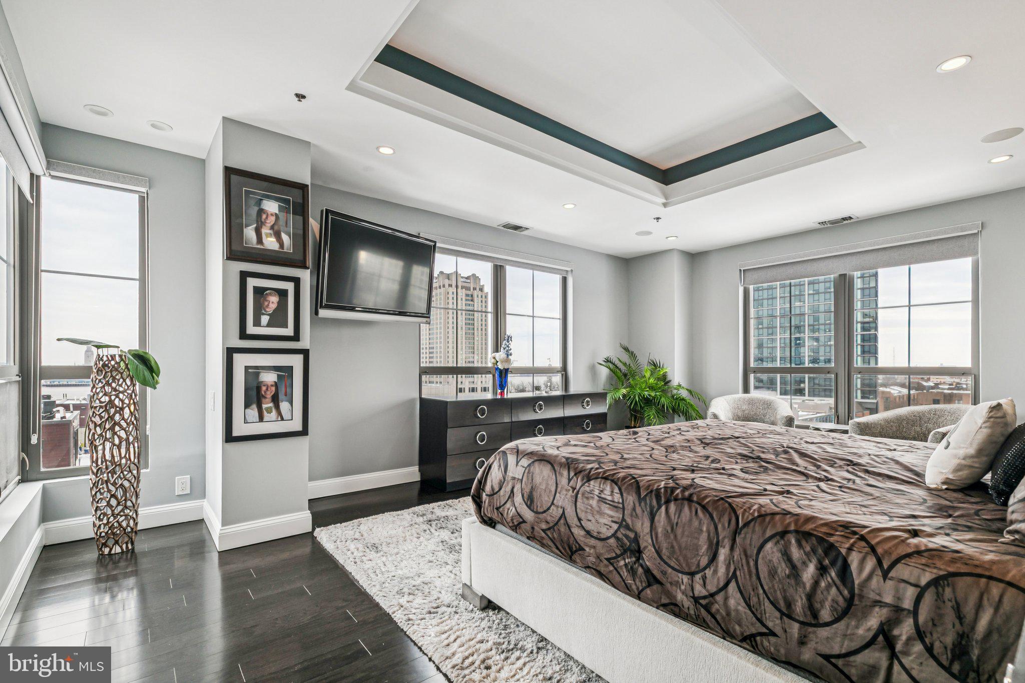 SOCIETY HILL - Residential