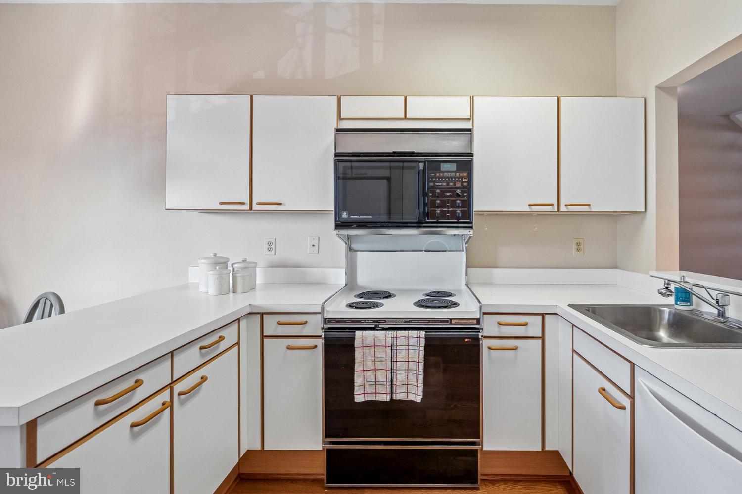 CHESAPEAKE HARBOUR - Residential