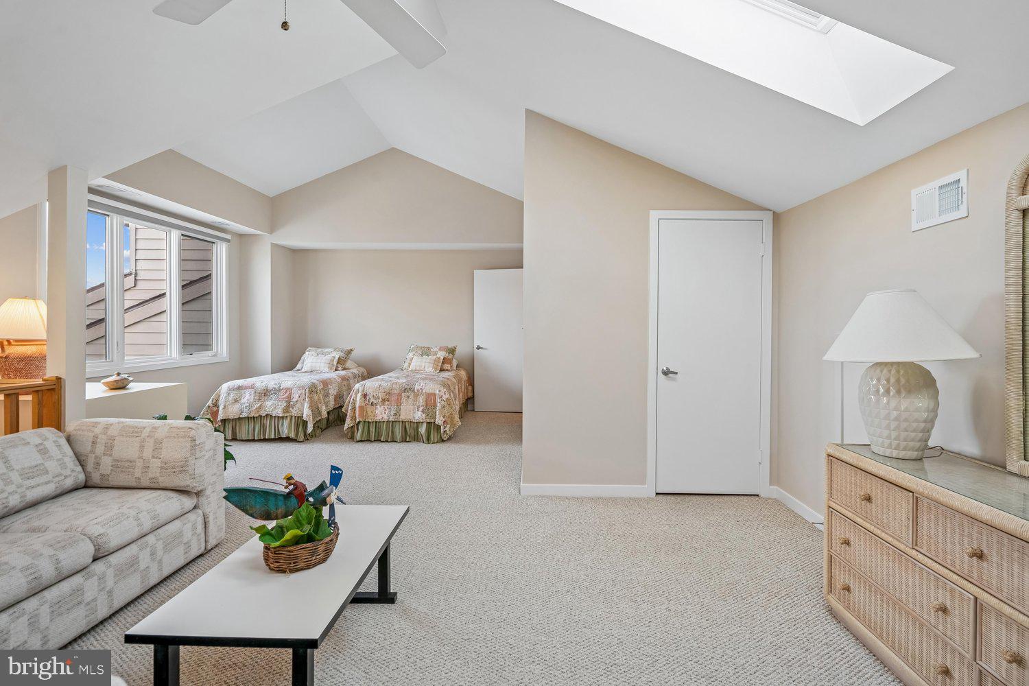 CHESAPEAKE HARBOUR - Residential