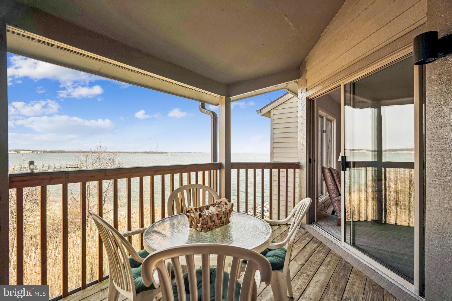 2018 QUAY VILLAGE COURT 201