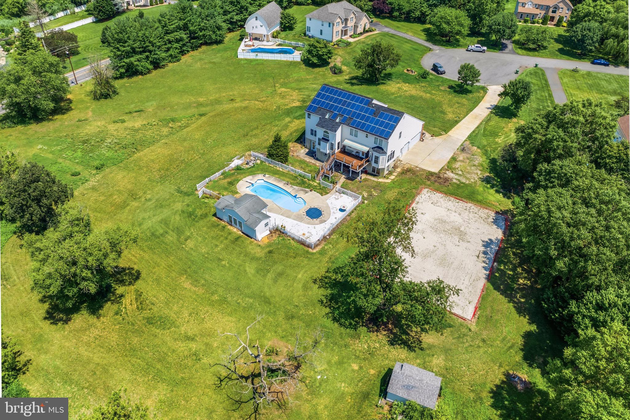 6 SUNSET COURT