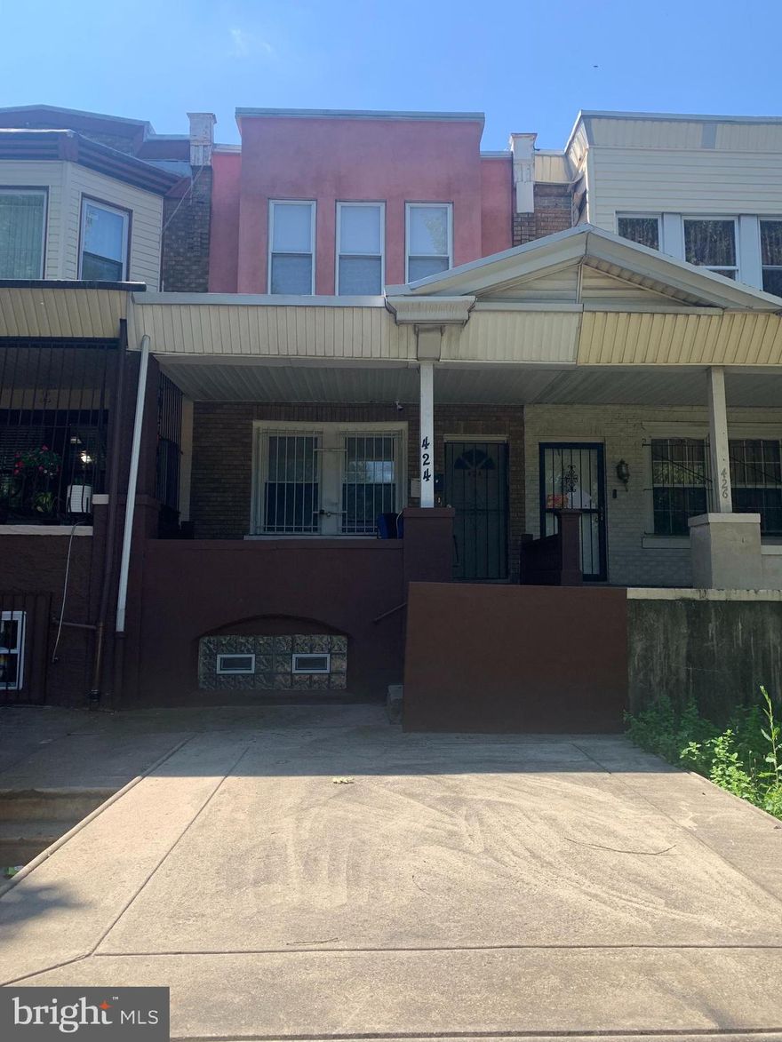 Welcome to 424 W Roosevelt Blvd,  a spacious and very well maintained 1 + 1 Duplex located in the Olney section of Philadelphia. Each unit has a living room, a eating in kitchen, one bedroom and  a full bath.
 The first floor is tenant occupied and the second floor is vacant ready for you or a new tenant to move in. There is also a large walkout basement and garage that can be rented for additional income.
Great investment opportunity,  nice and clean, separate utilities and just minutes away from center city Philadelphia.  don't wait, make your appointment today