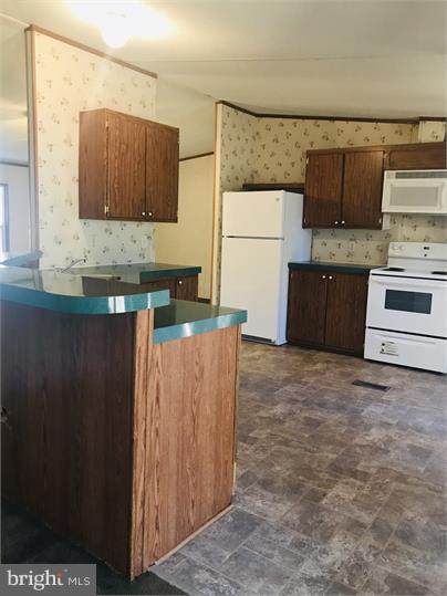 CAROLINE PINES - Residential Lease