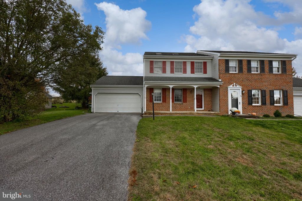 Photo of 28 Brookview Drive, LITITZ, PA 17543 (MLS # PALA2078534)