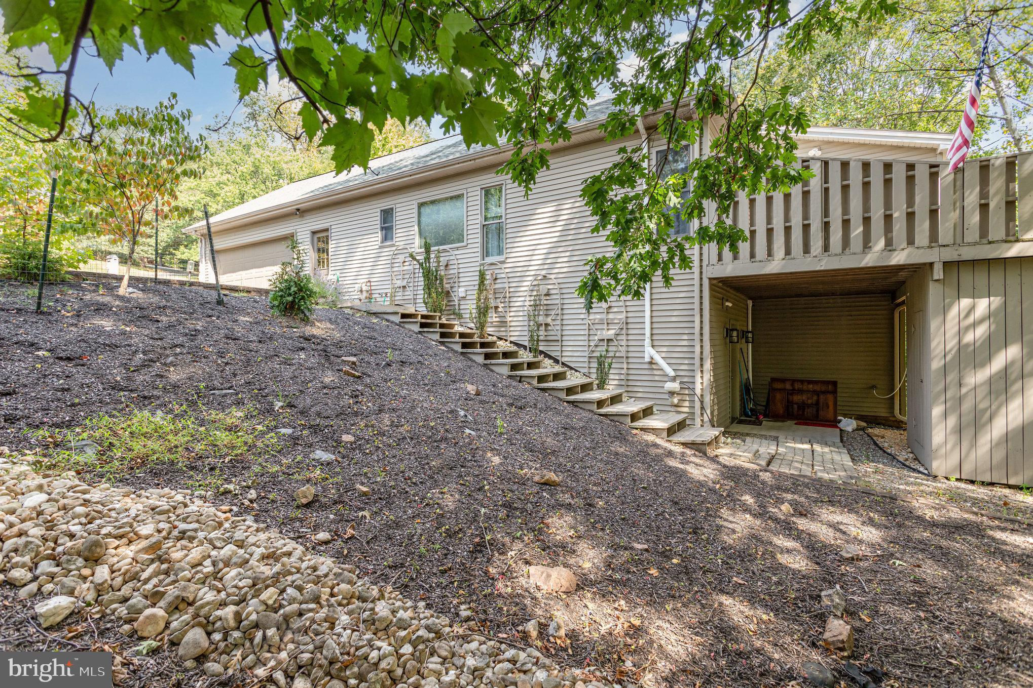 MOUNTAINDALE - Residential