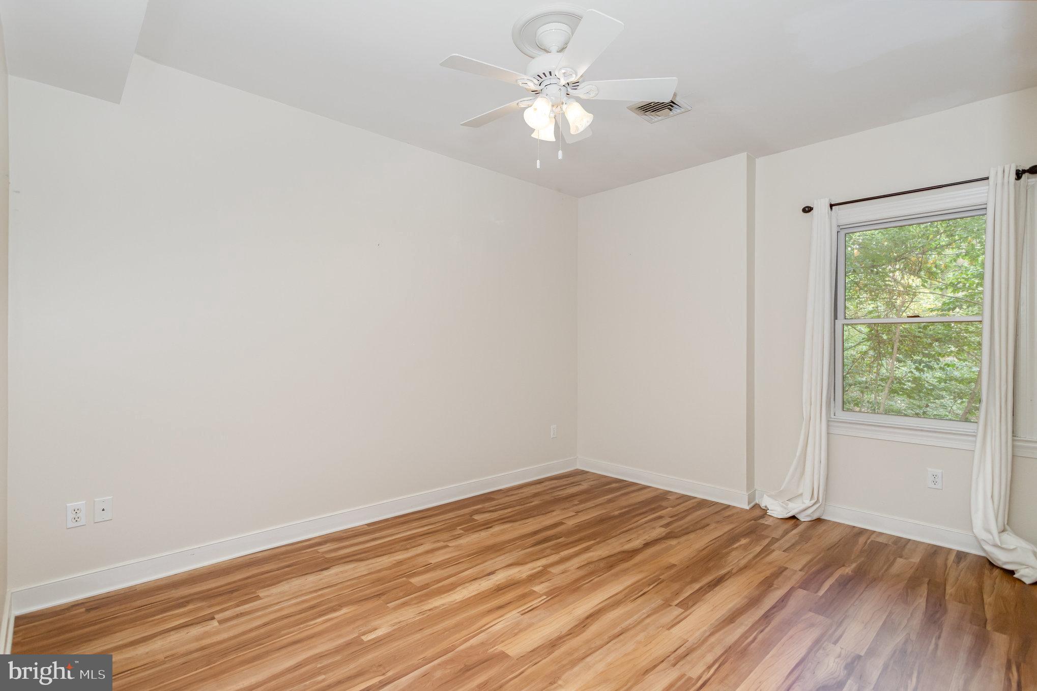 MOUNTAINDALE - Residential