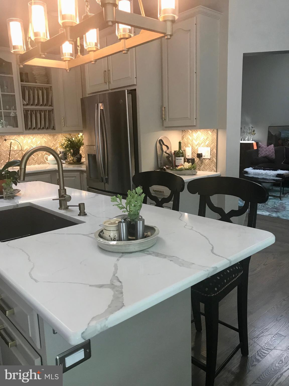 MOUNTAINDALE - Residential