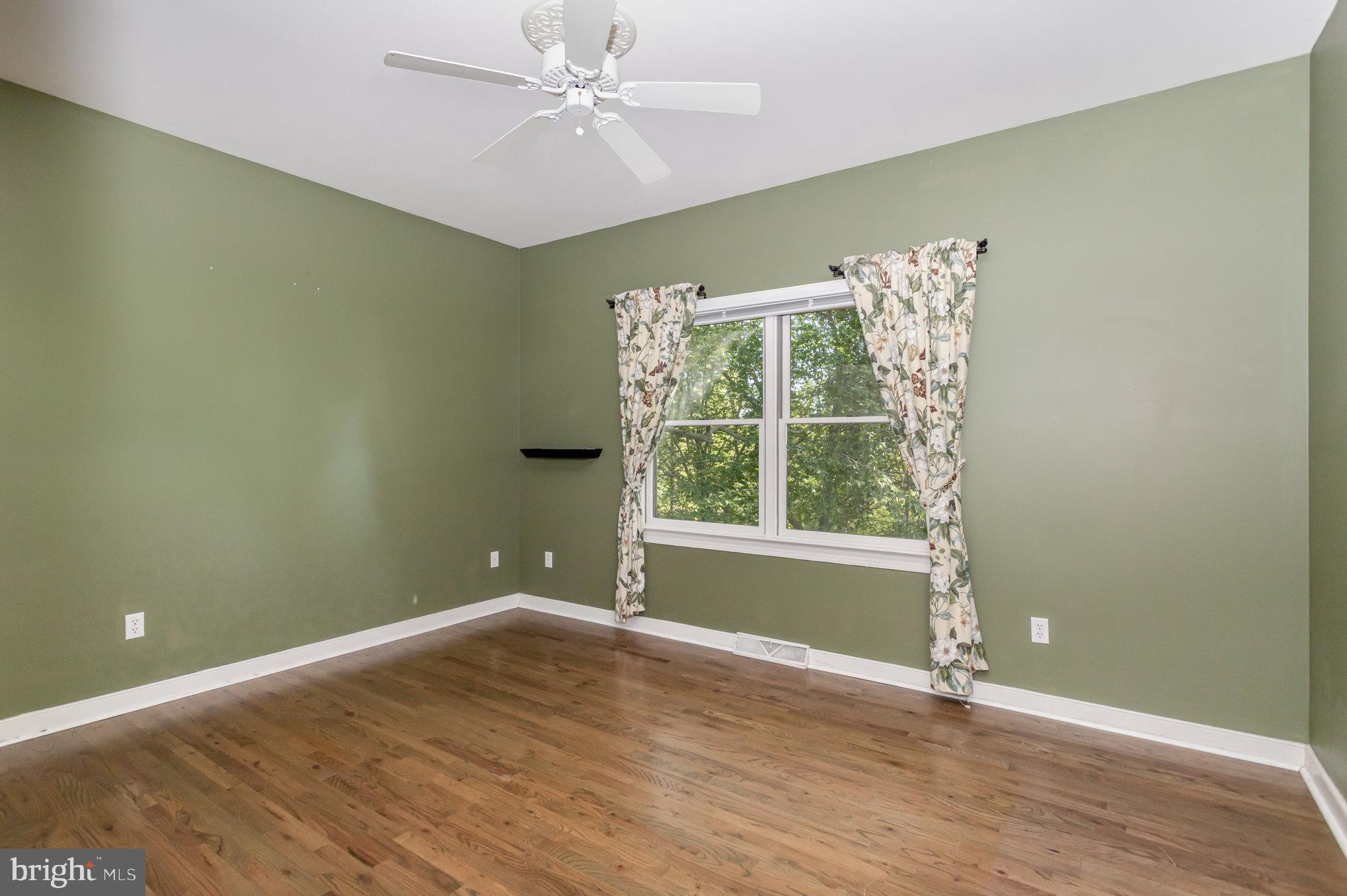 MOUNTAINDALE - Residential