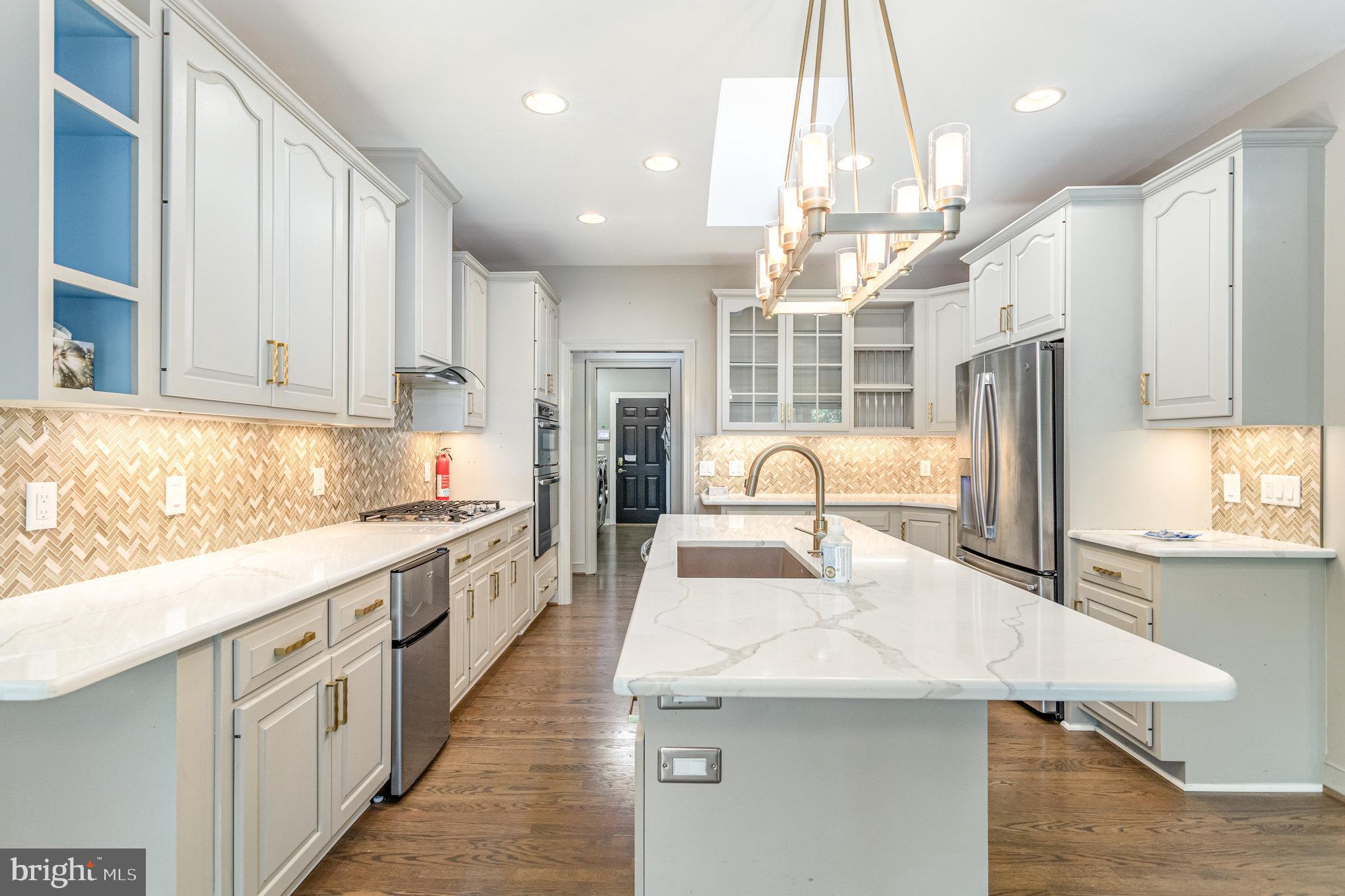 MOUNTAINDALE - Residential