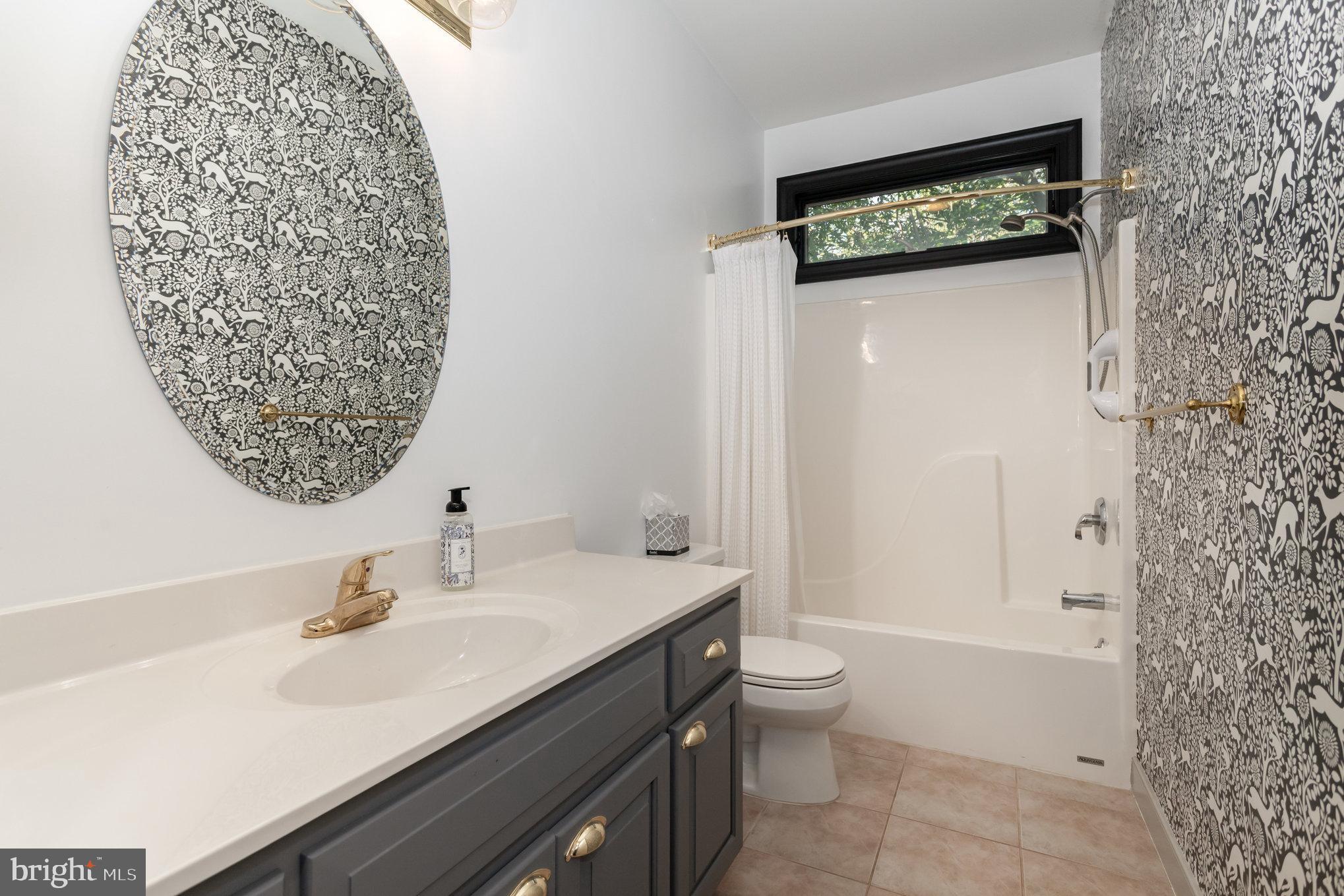 MOUNTAINDALE - Residential