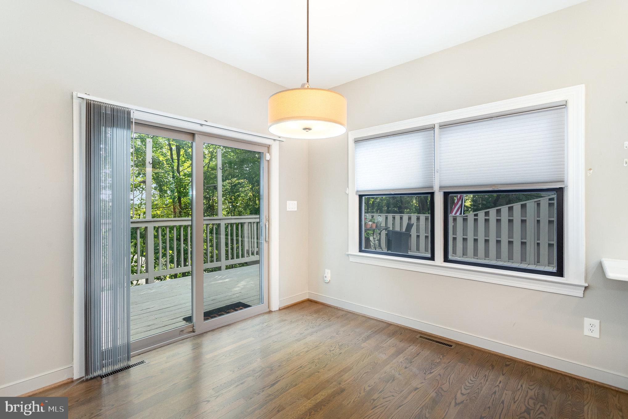 MOUNTAINDALE - Residential