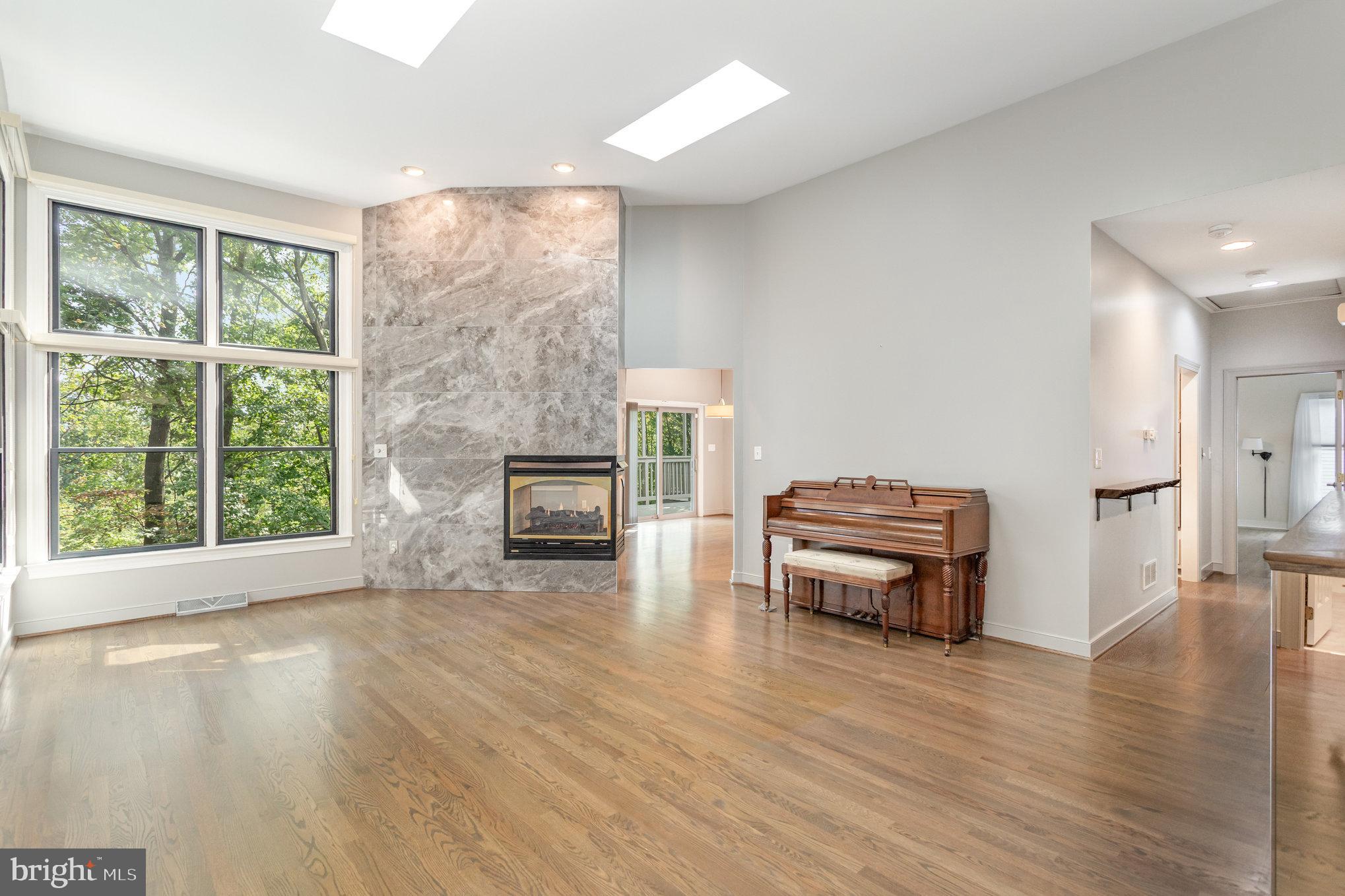 MOUNTAINDALE - Residential