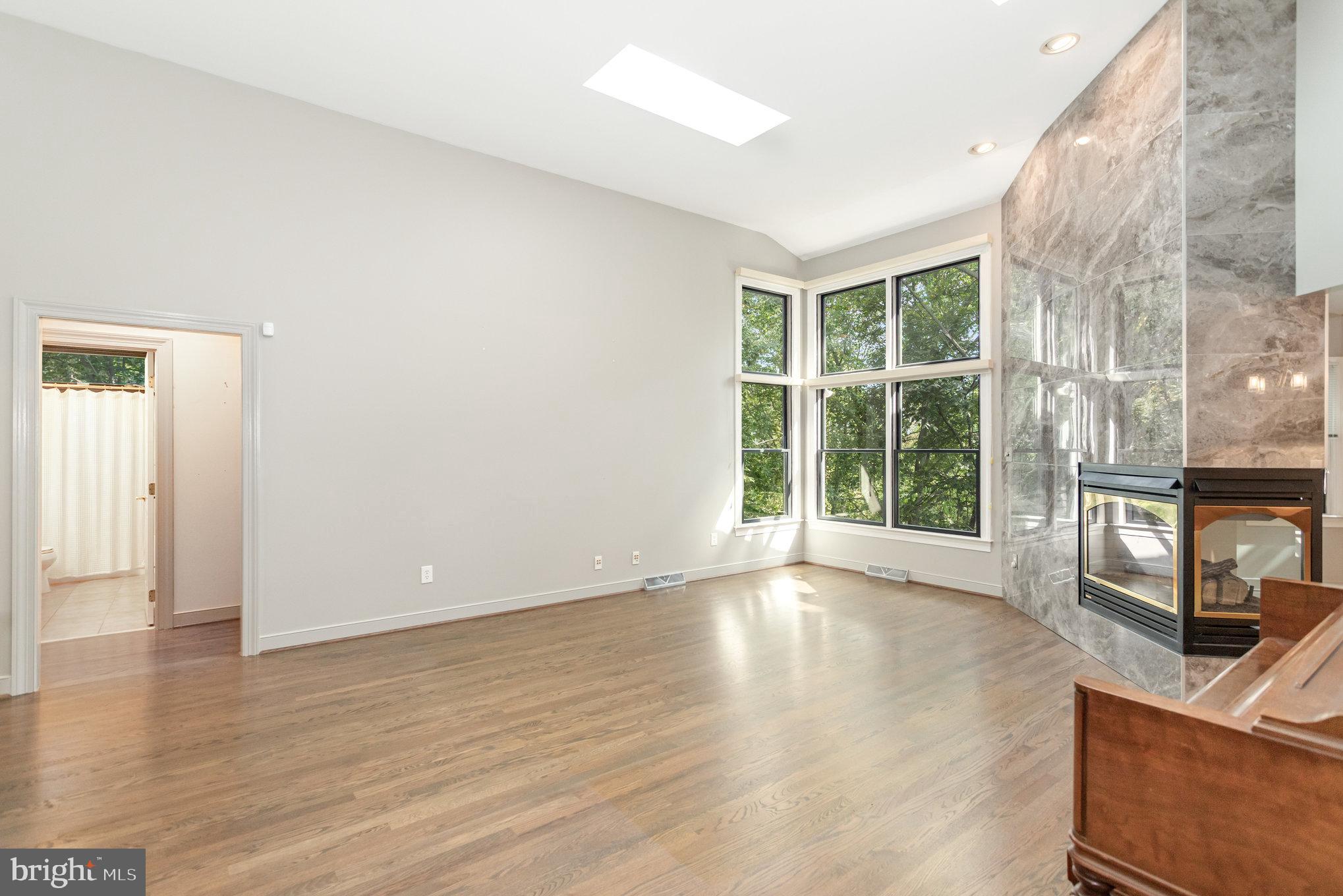 MOUNTAINDALE - Residential