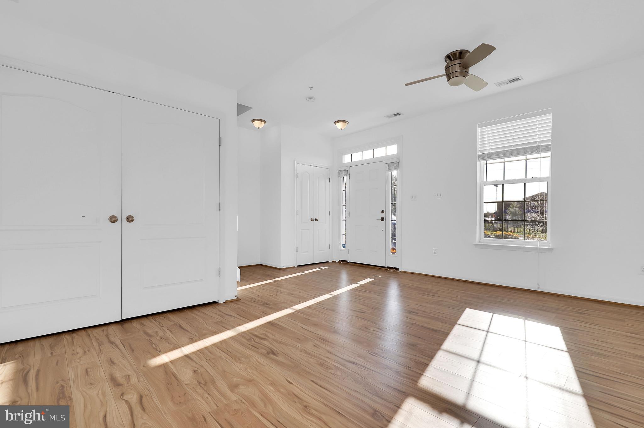 MARKET SQUARE - Residential