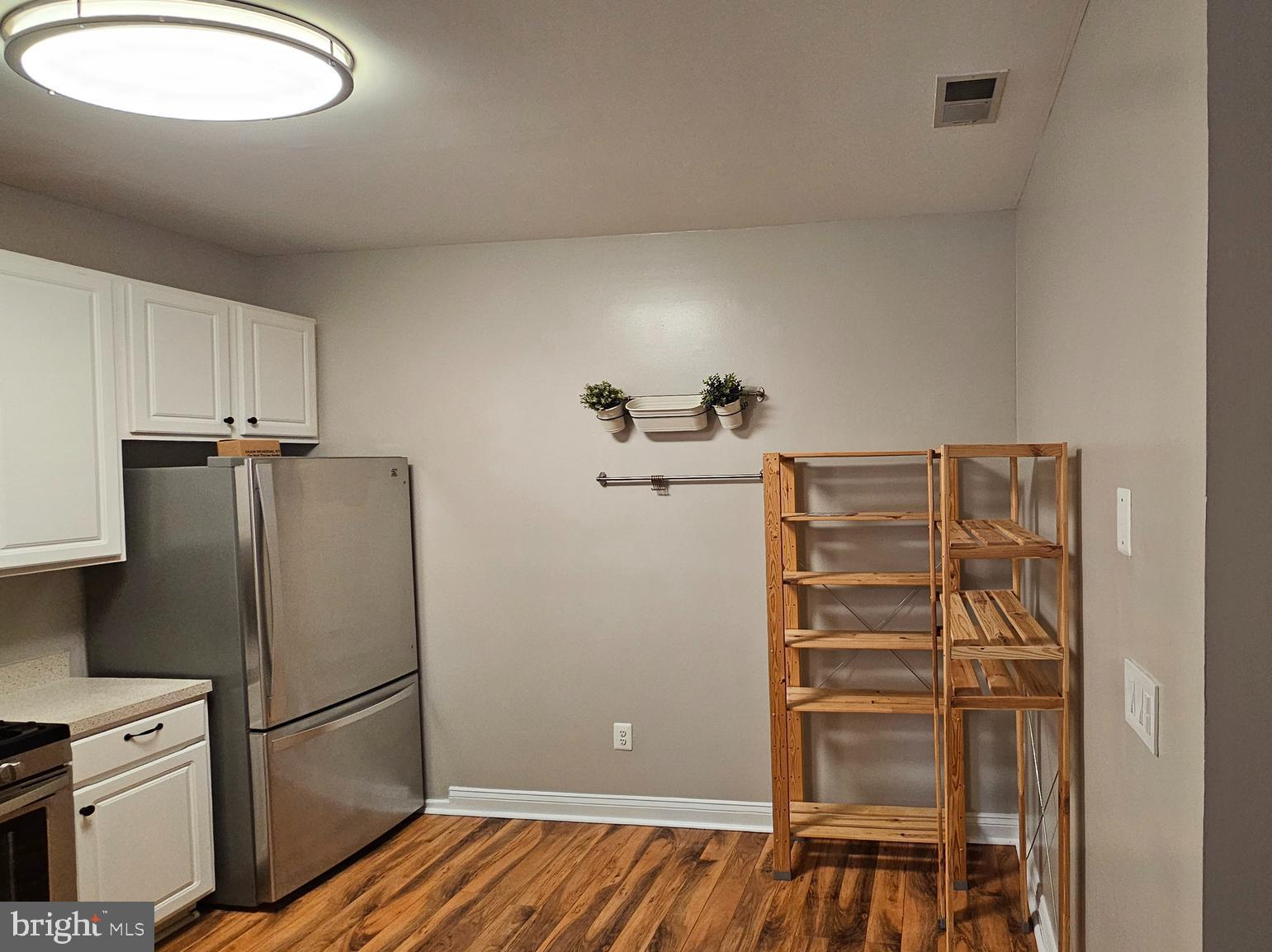 RIVER COLONY - Residential Lease