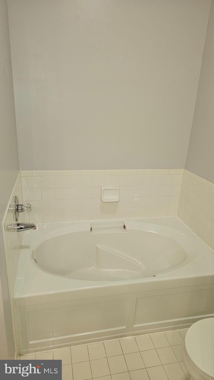 RIVER COLONY - Residential Lease