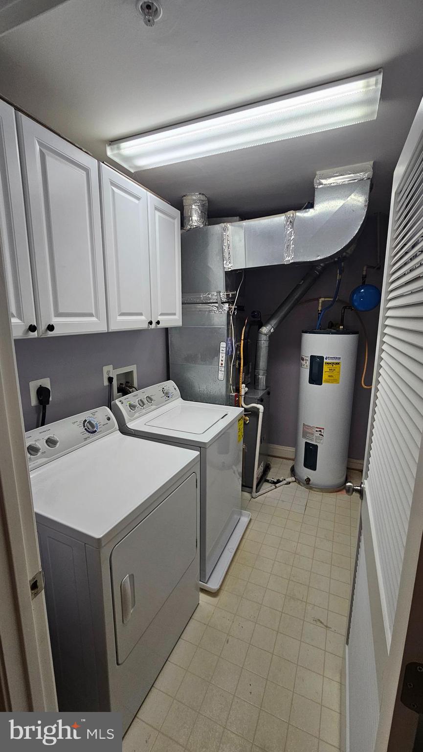 RIVER COLONY - Residential Lease