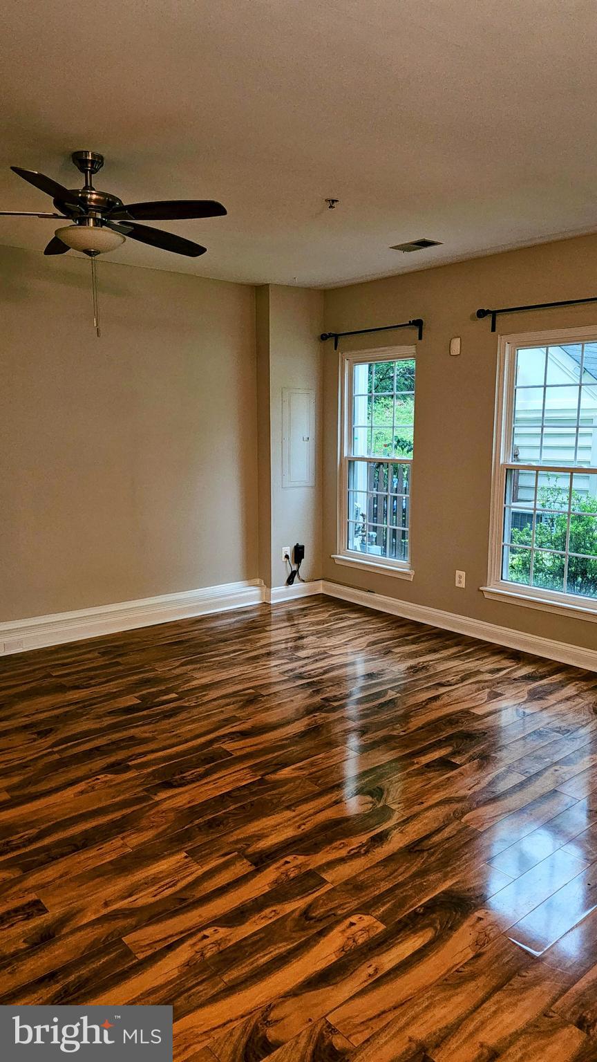 RIVER COLONY - Residential Lease