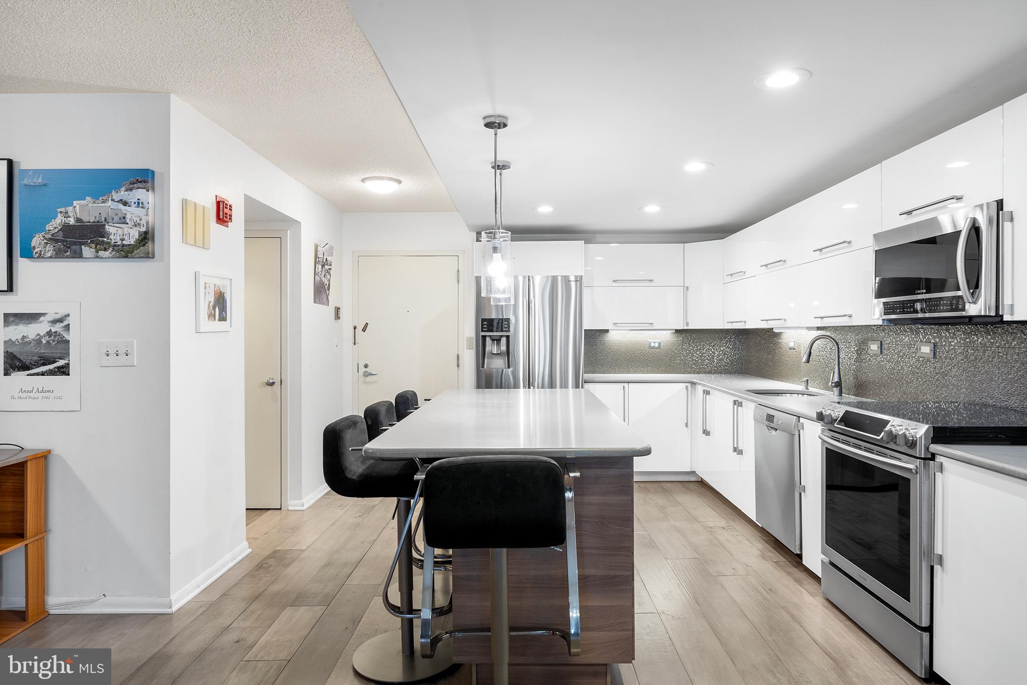 SOCIETY HILL - Residential Lease