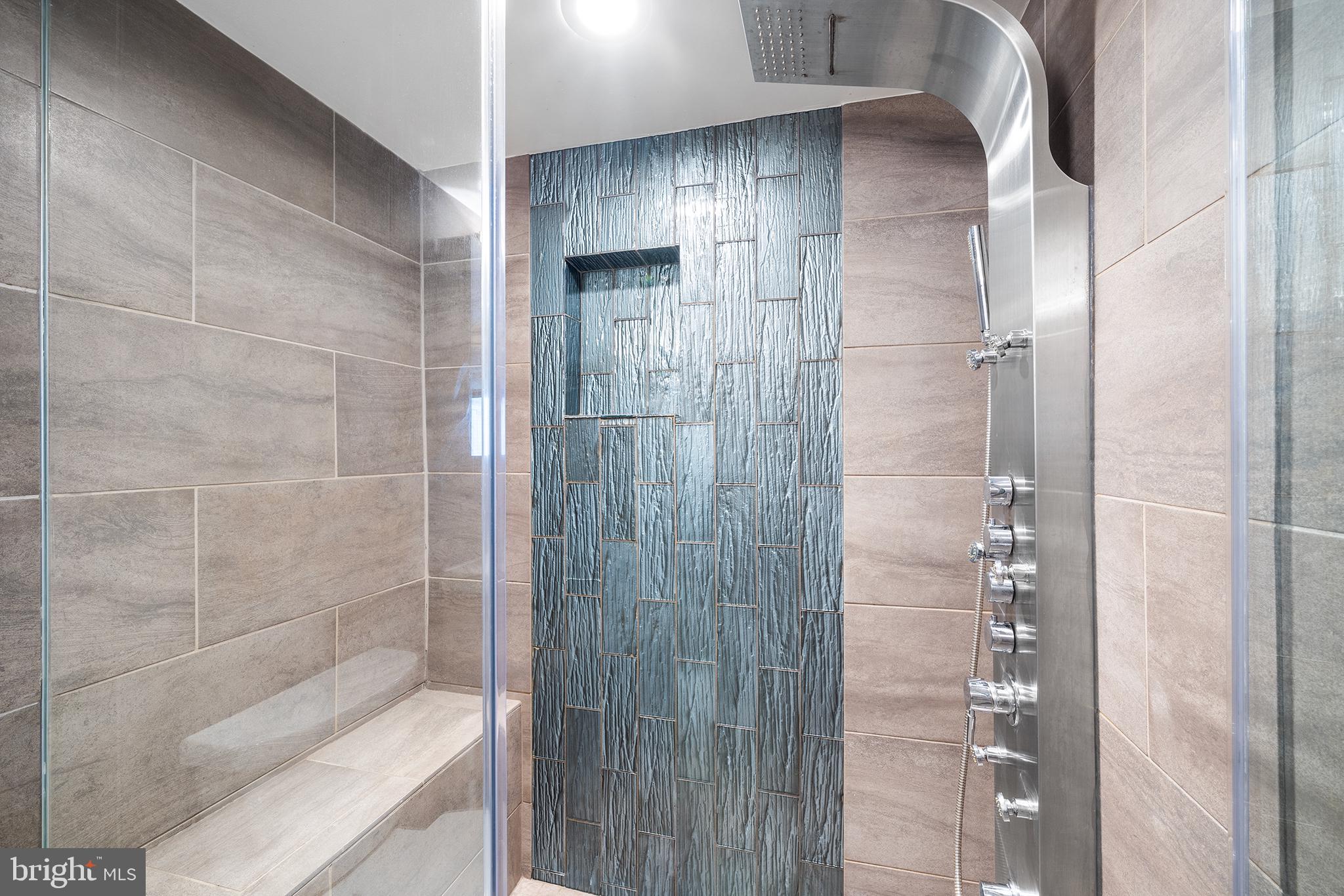 SOCIETY HILL - Residential Lease