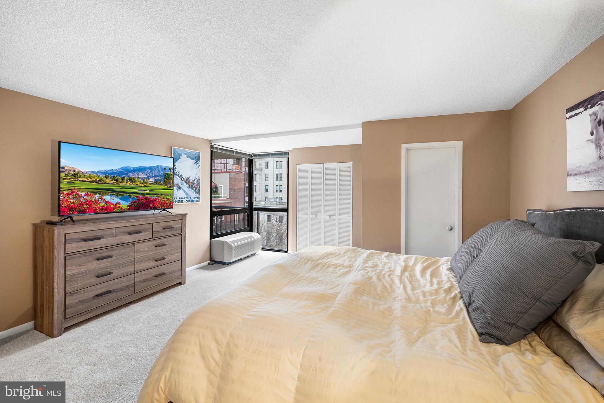 SOCIETY HILL - Residential Lease