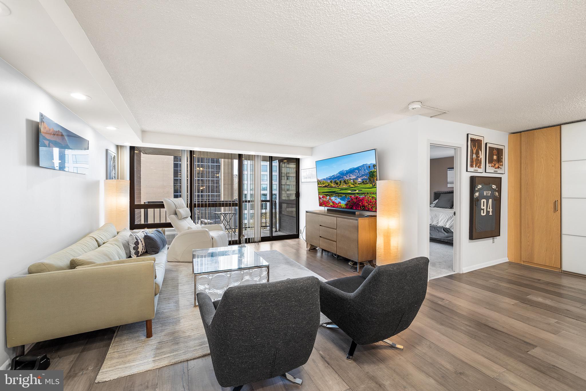 SOCIETY HILL - Residential Lease