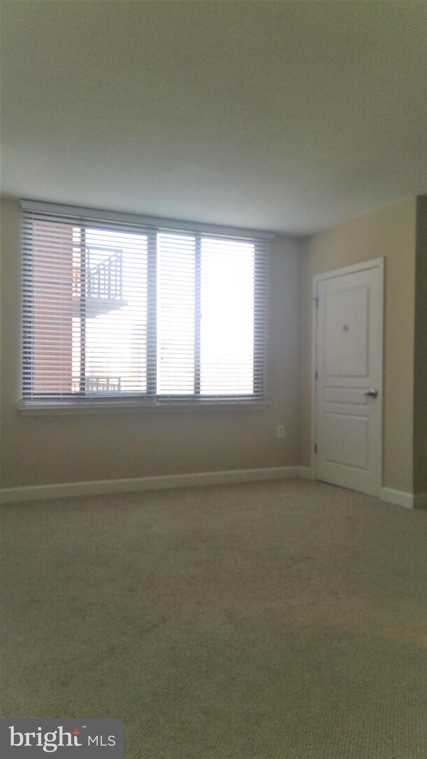 MIDTOWN ALEXANDRIA STATION CONDOMINIUM - Residential Lease