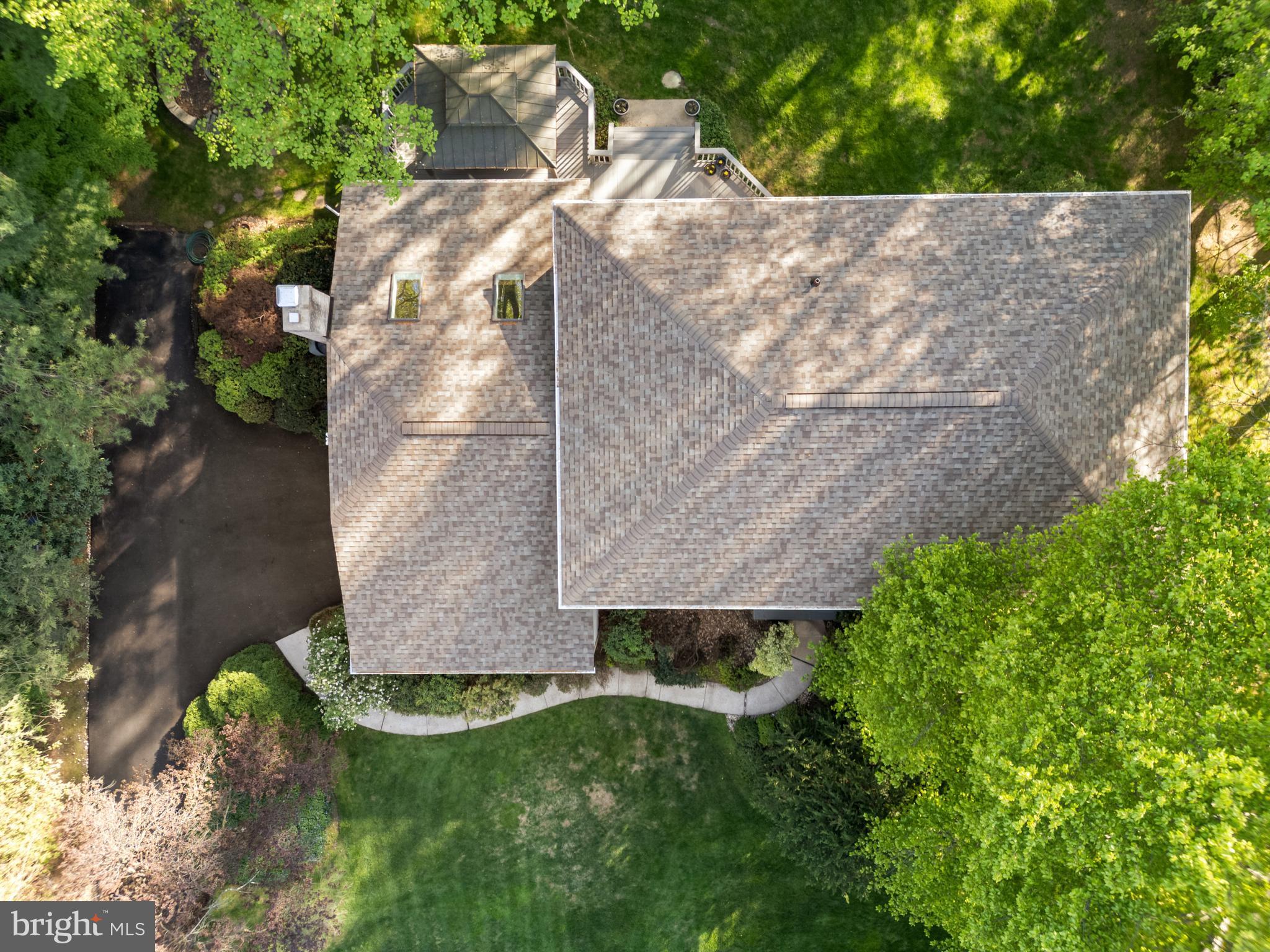 5 RADBURN LANE