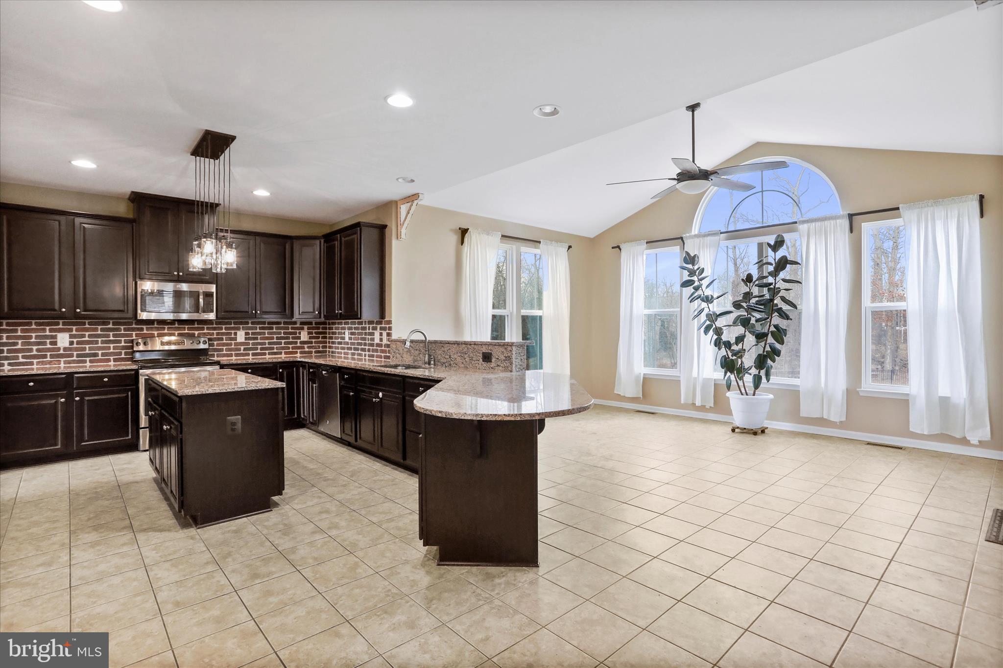 BROOKFIELD ON THE POTOMAC - Residential