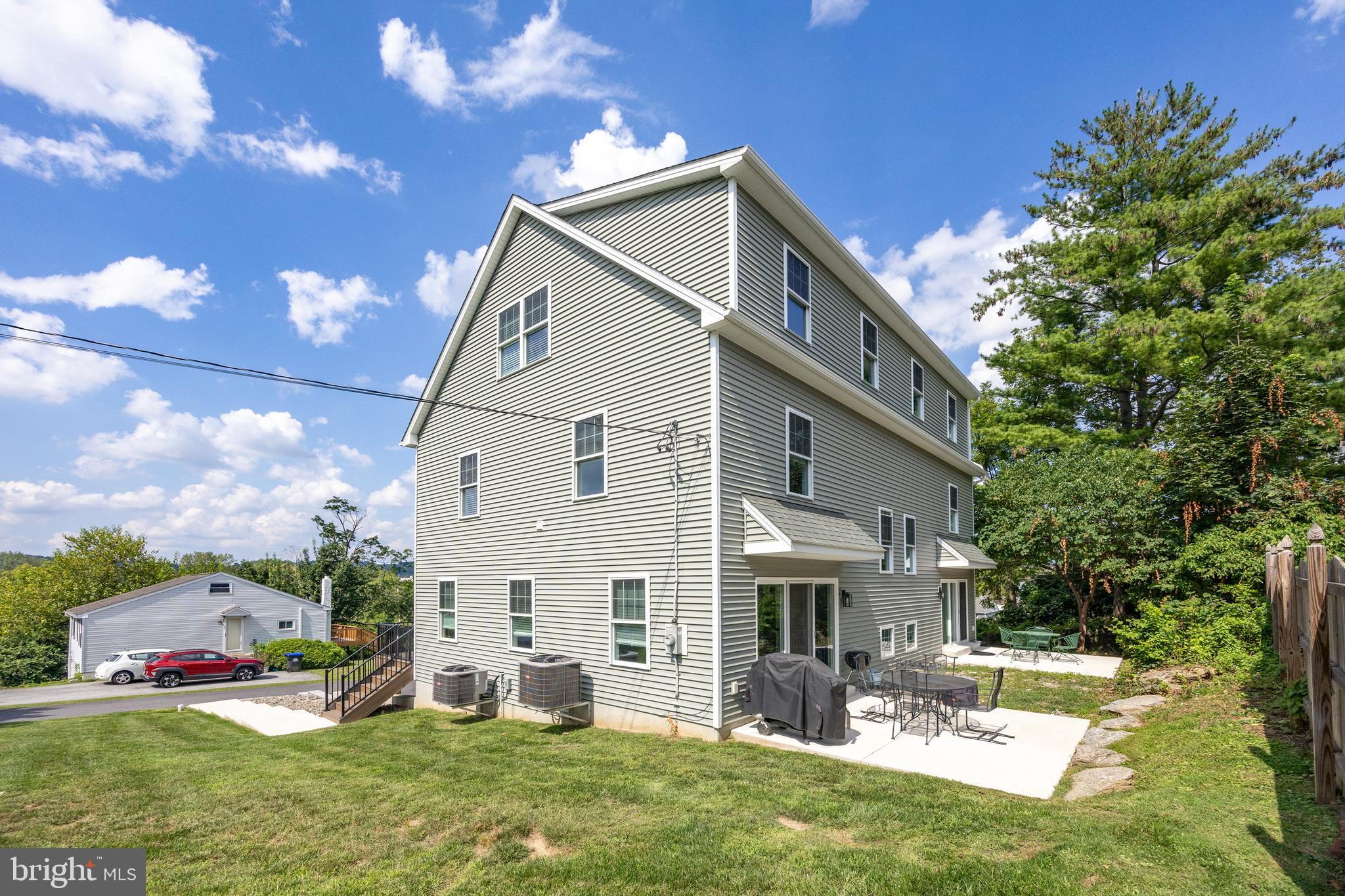 WHITELAND CREST - Residential Lease