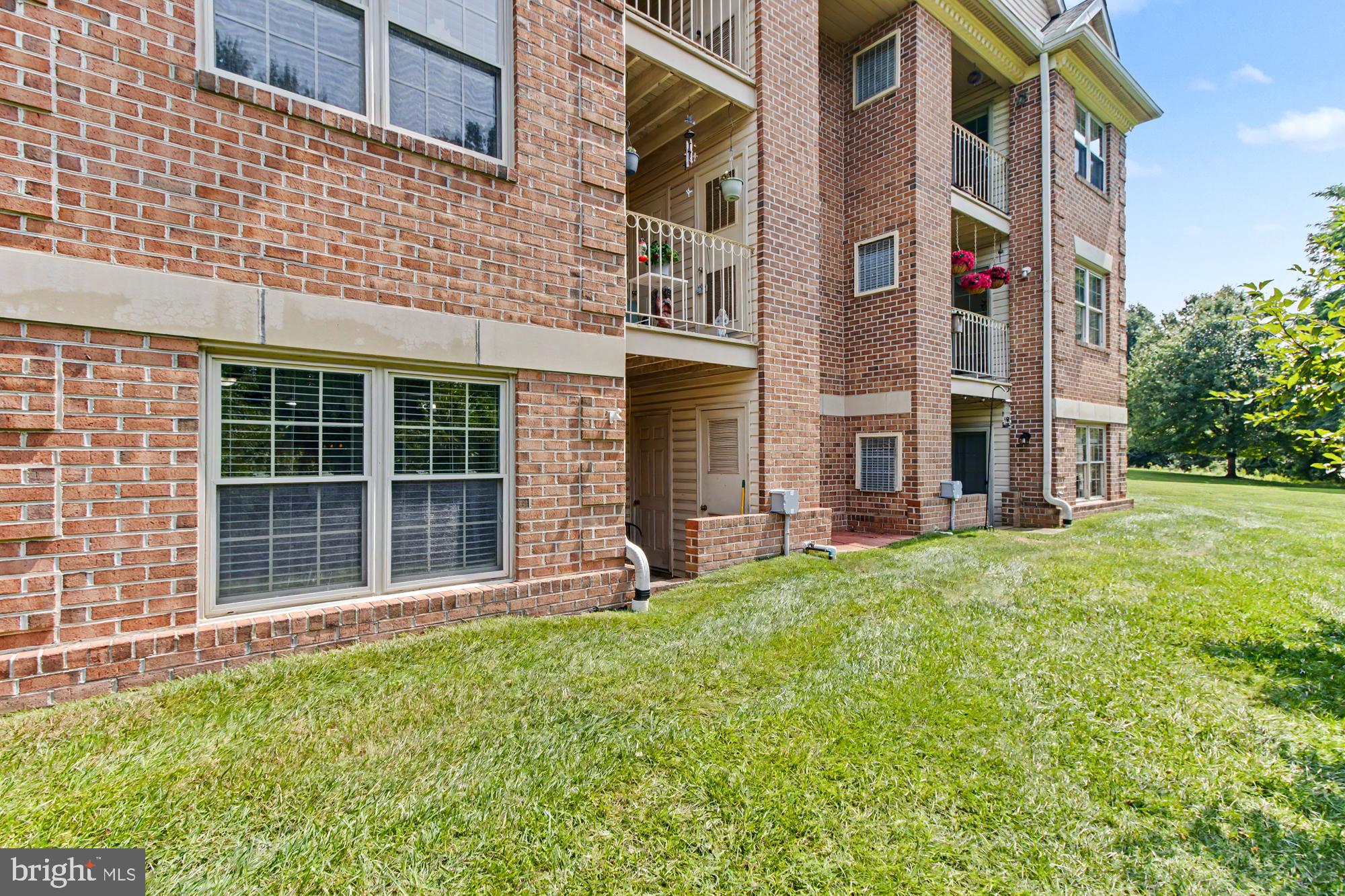 1717 LANDMARK DRIVE 1L