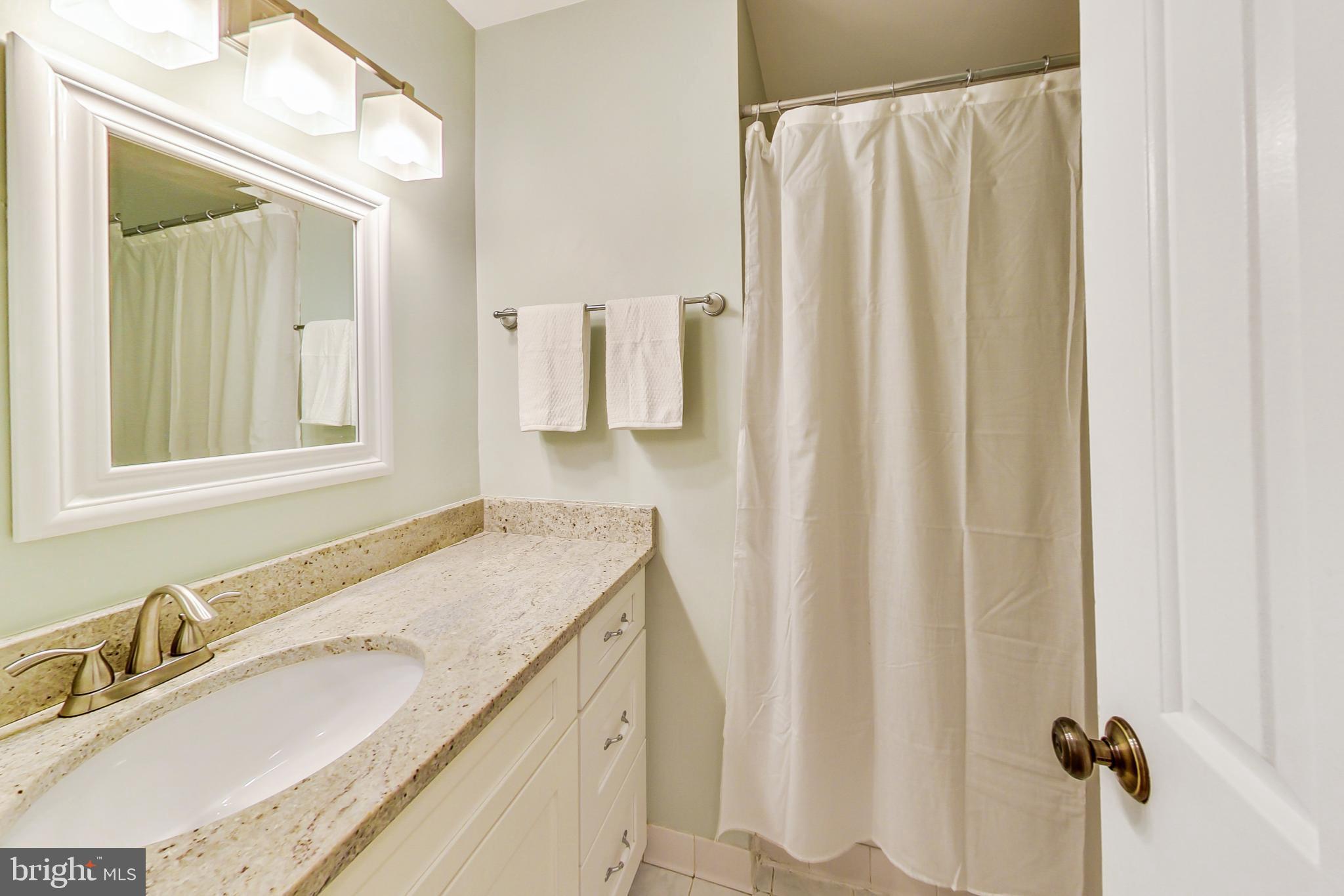 LAKE DEVEREUX - Residential