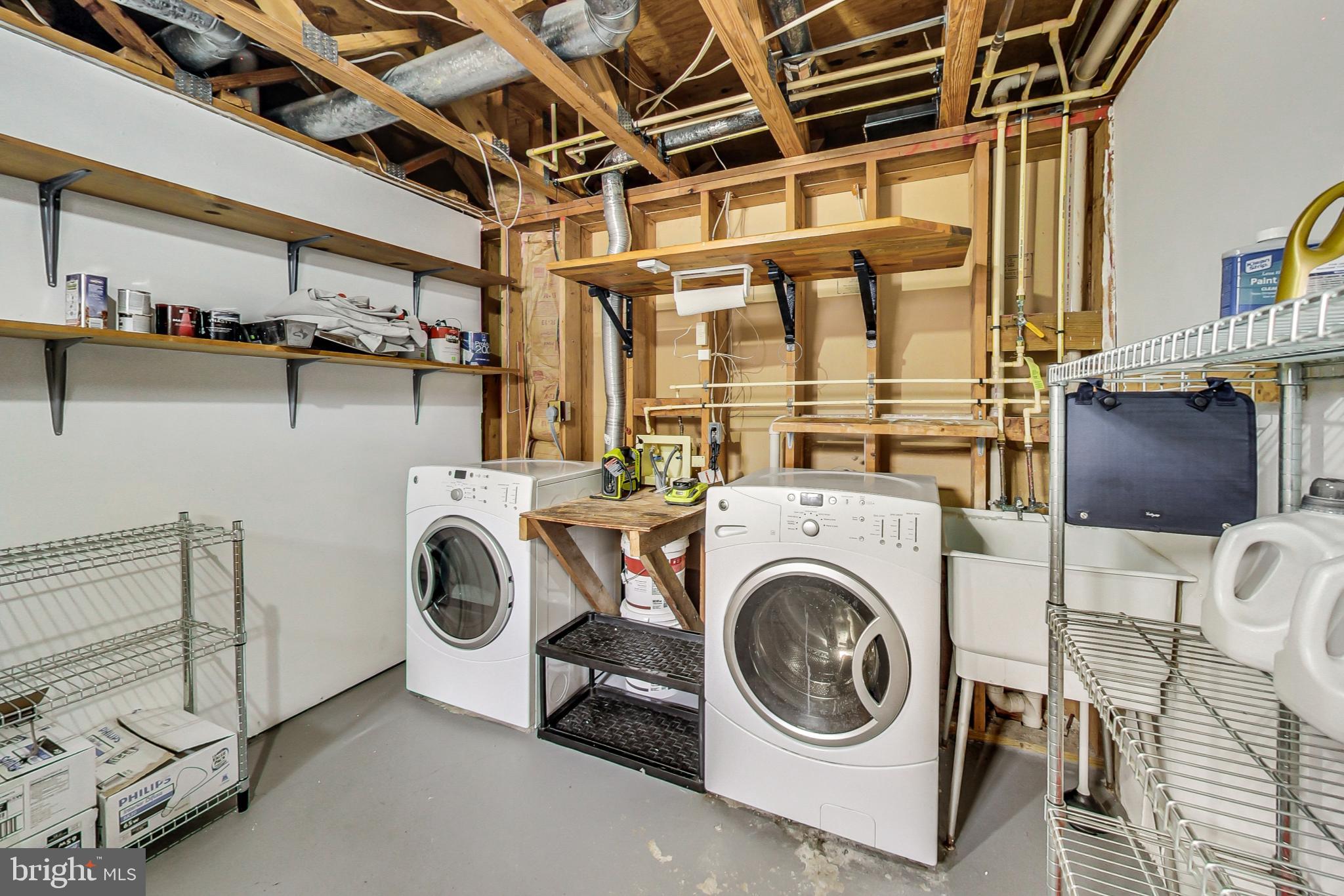 LAKE DEVEREUX - Residential