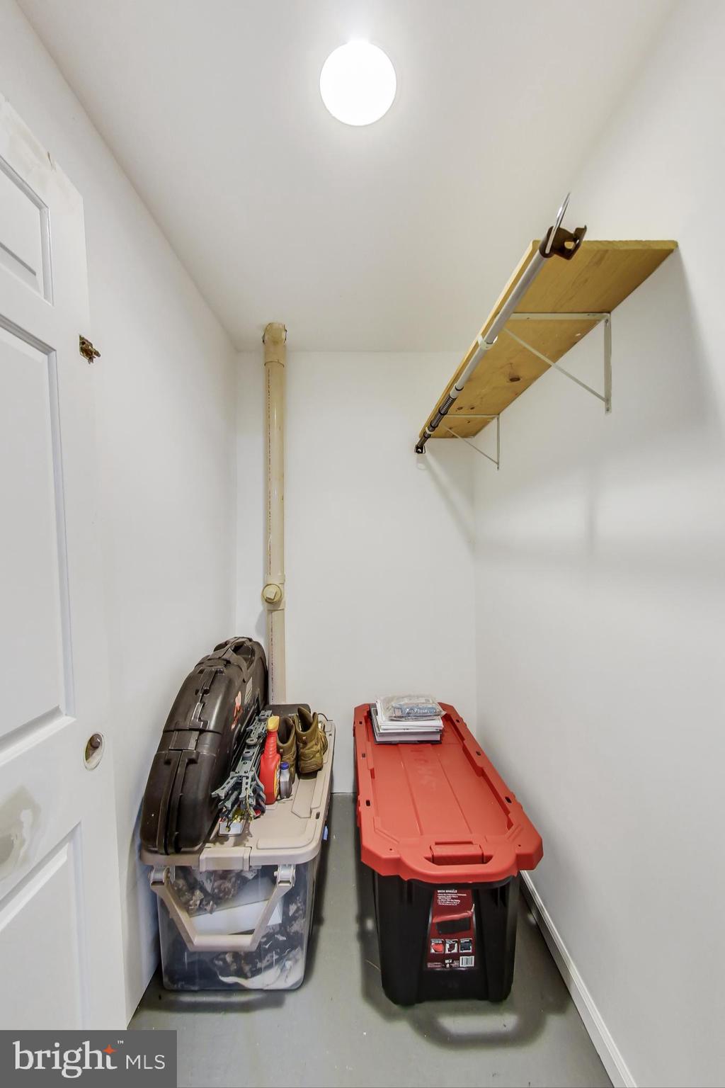 LAKE DEVEREUX - Residential