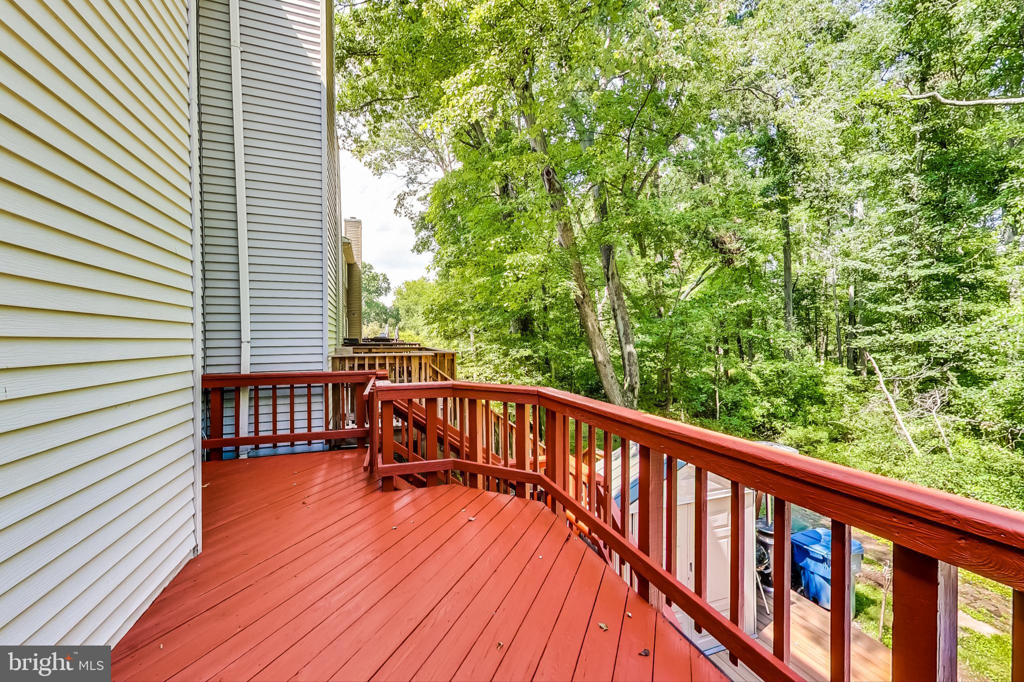 LAKE DEVEREUX - Residential