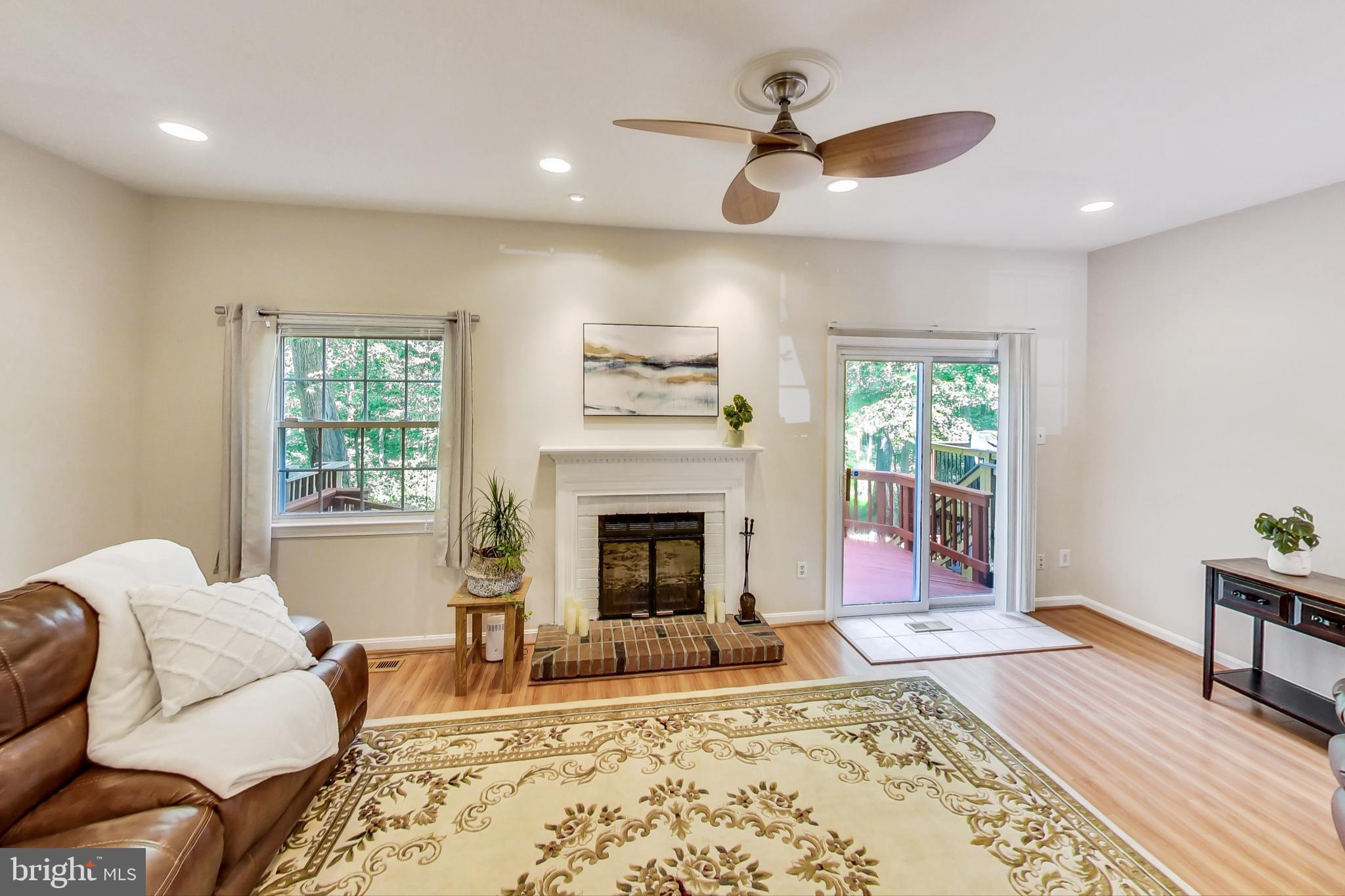 LAKE DEVEREUX - Residential