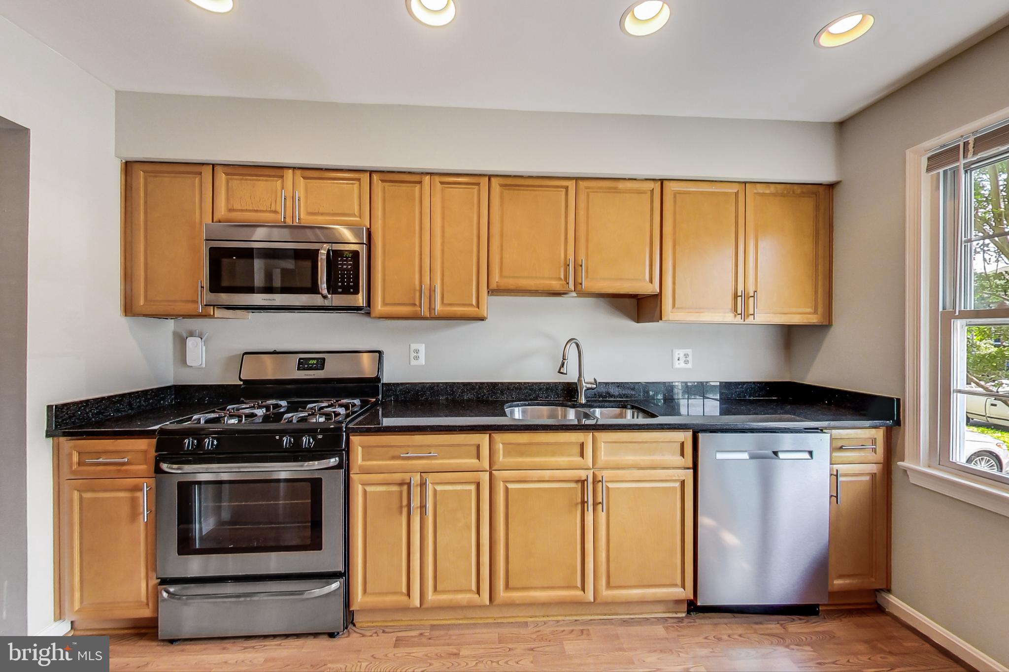 LAKE DEVEREUX - Residential