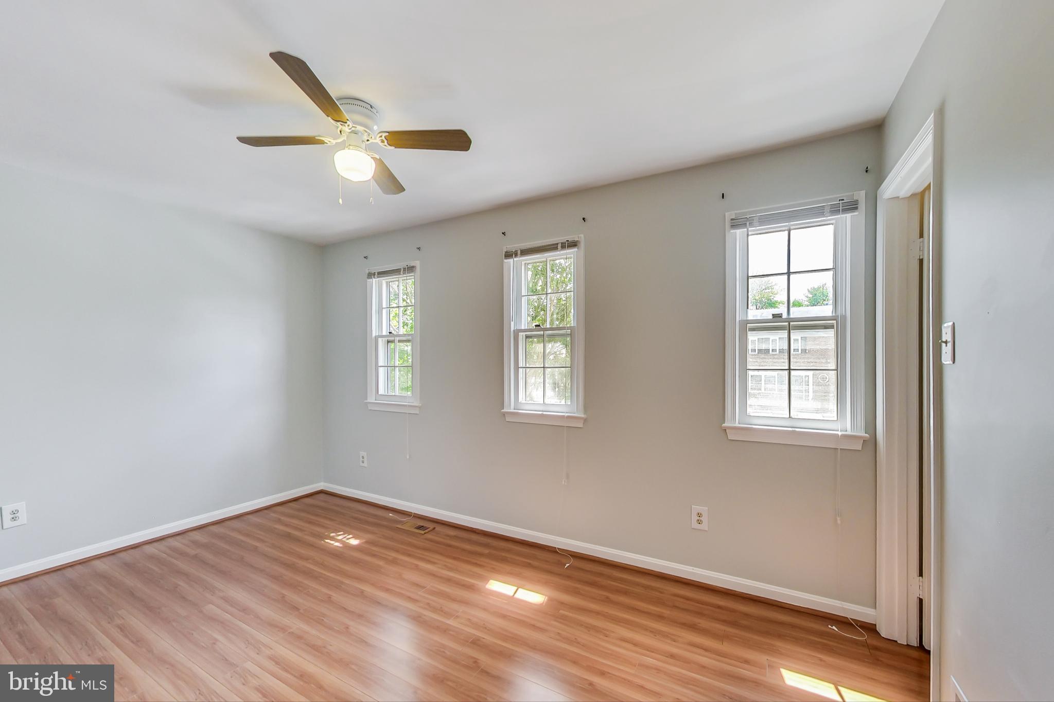 LAKE DEVEREUX - Residential