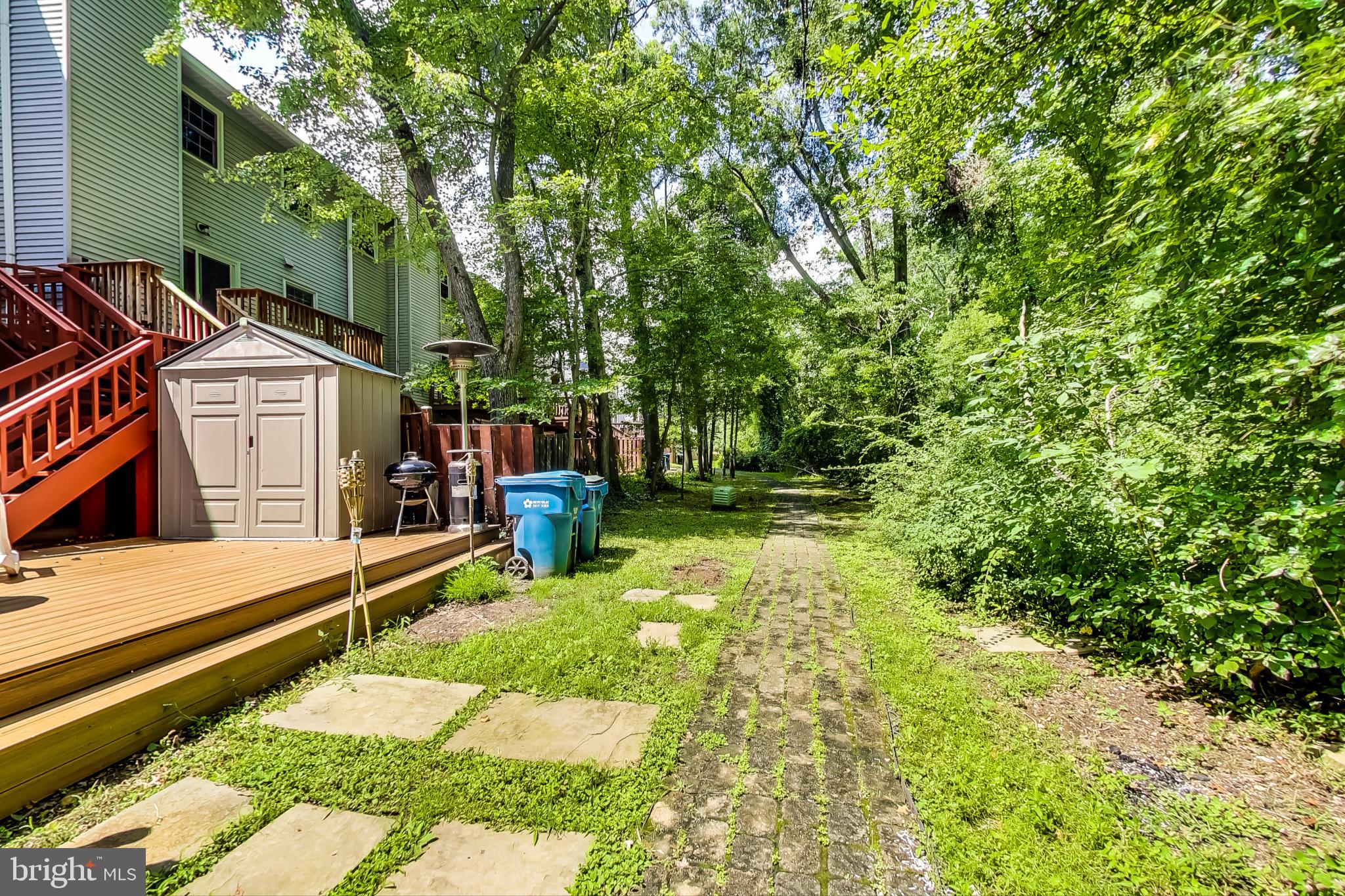 LAKE DEVEREUX - Residential