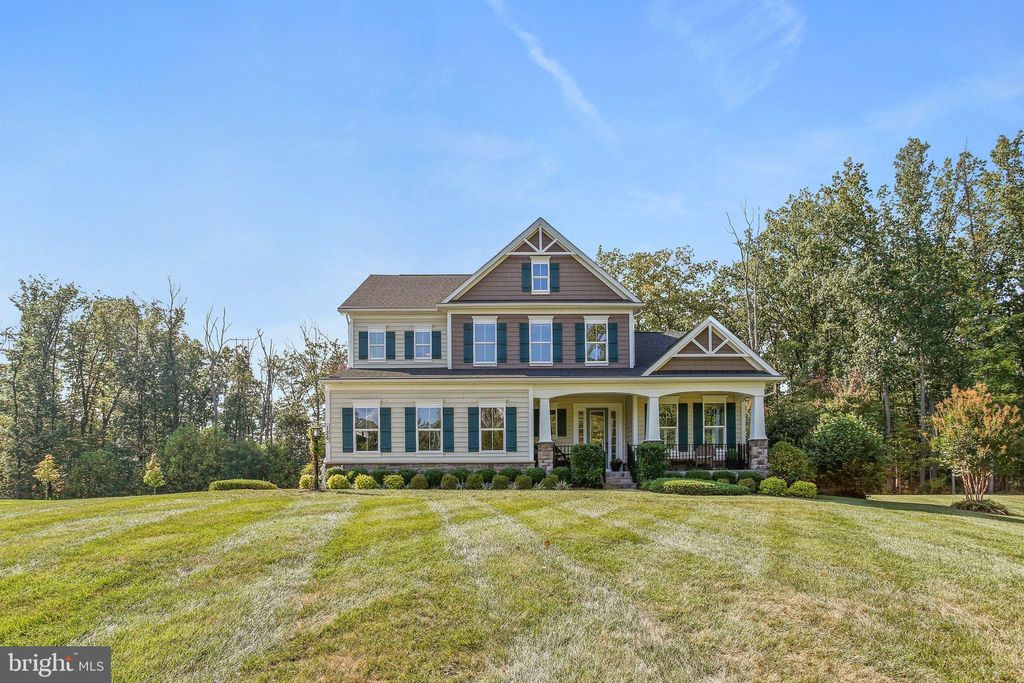 Photo of 136 Greentree Farm Drive, DICKERSON, MD 20842 (MLS # MDMC2201426)