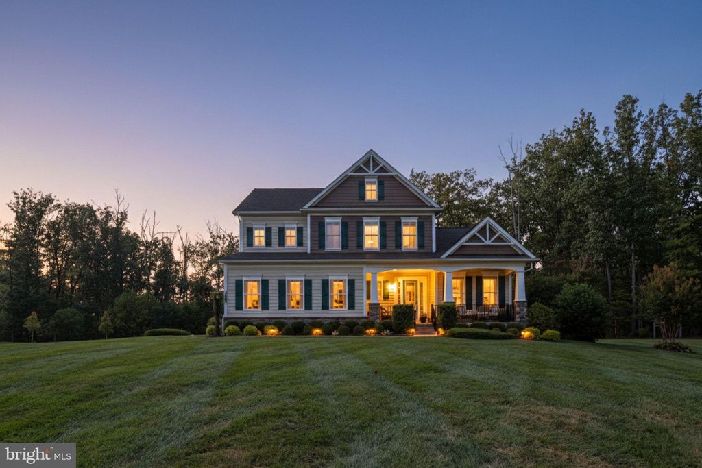 Photo of 136 Greentree Farm Drive, DICKERSON, MD 20842 (MLS # MDMC2201426)
