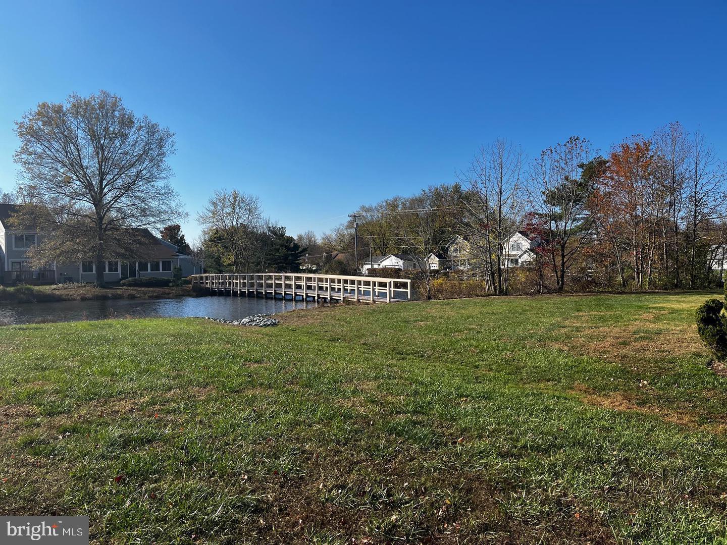 BRIDGE POINTE TOWNHOUSES - Residential Lease