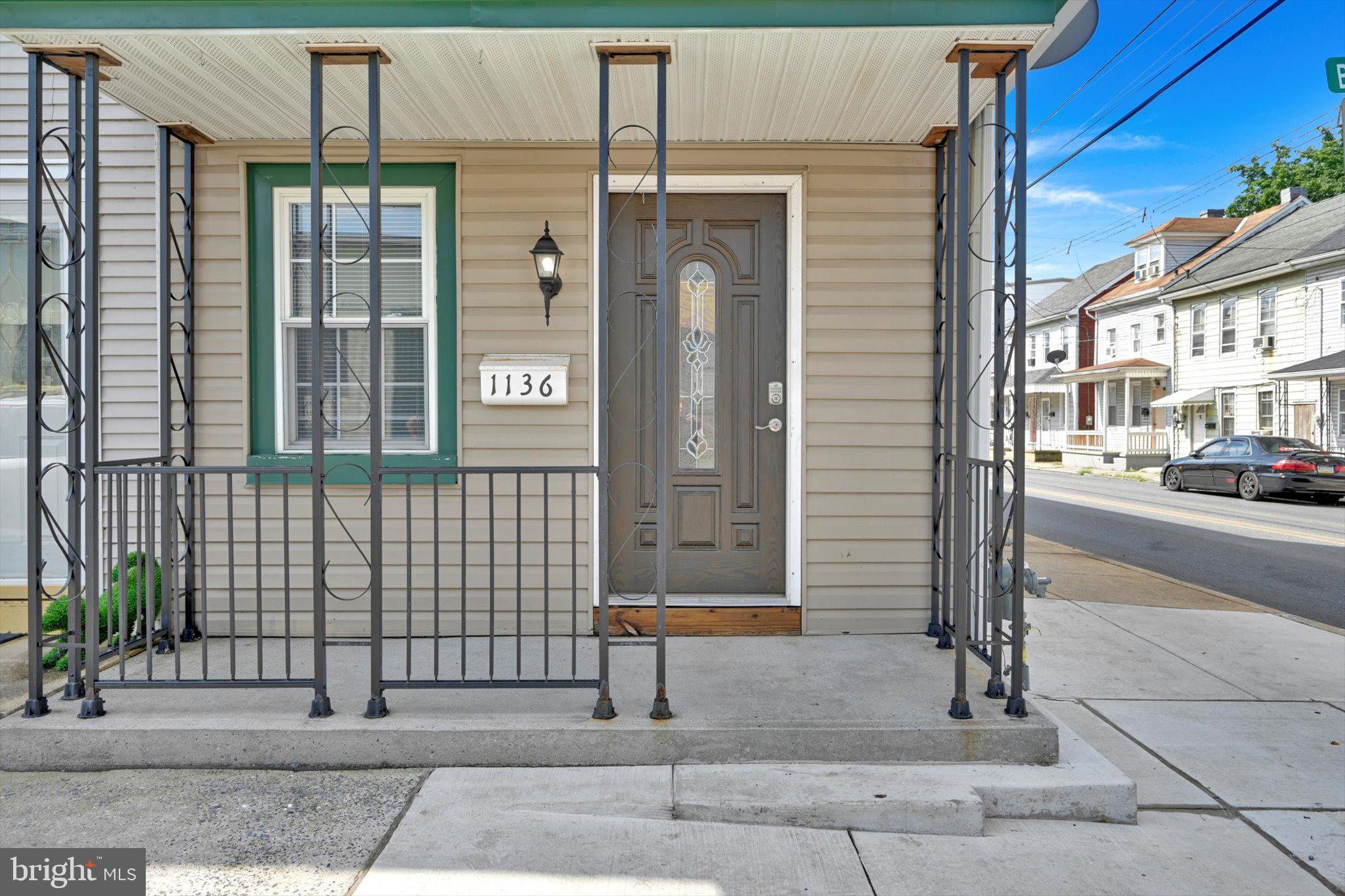 1136 BUTTONWOOD STREET
